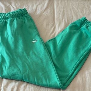 ALO Yoga Green sweatpants